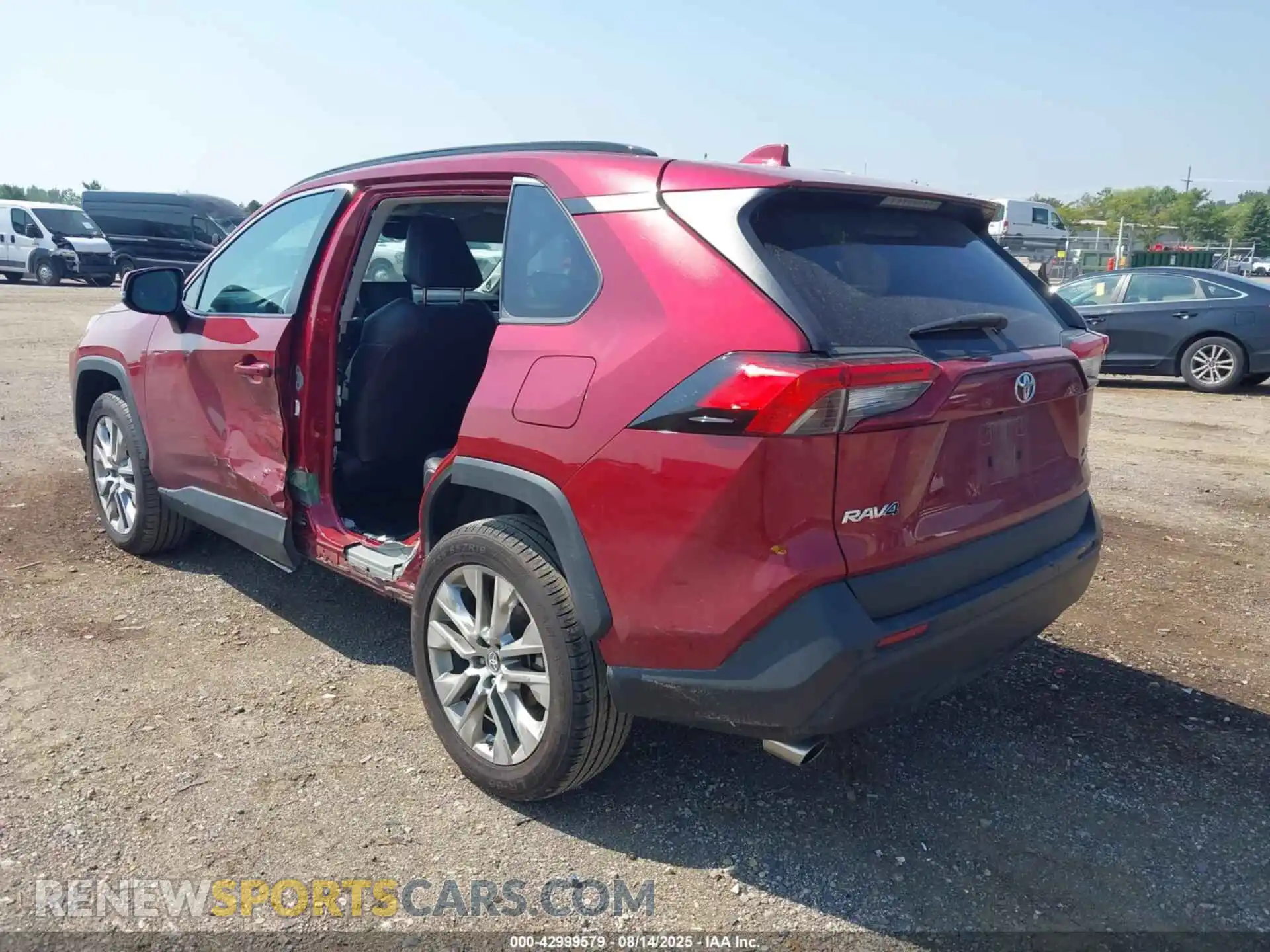 3 Photograph of a damaged car 2T3A1RFV8MW184002 TOYOTA RAV4 2021