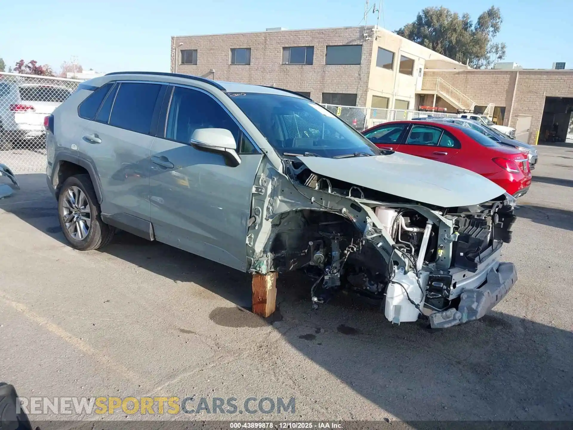 1 Photograph of a damaged car 2T3A1RFV8MW246496 TOYOTA RAV4 2021
