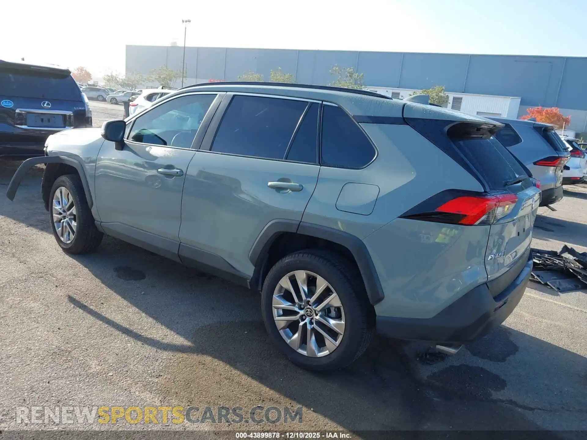 3 Photograph of a damaged car 2T3A1RFV8MW246496 TOYOTA RAV4 2021