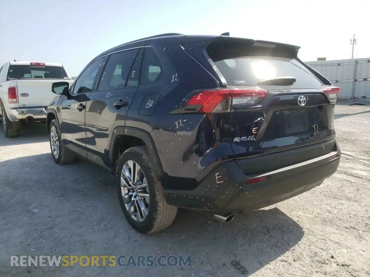 3 Photograph of a damaged car 2T3A1RFV8MW247096 TOYOTA RAV4 2021