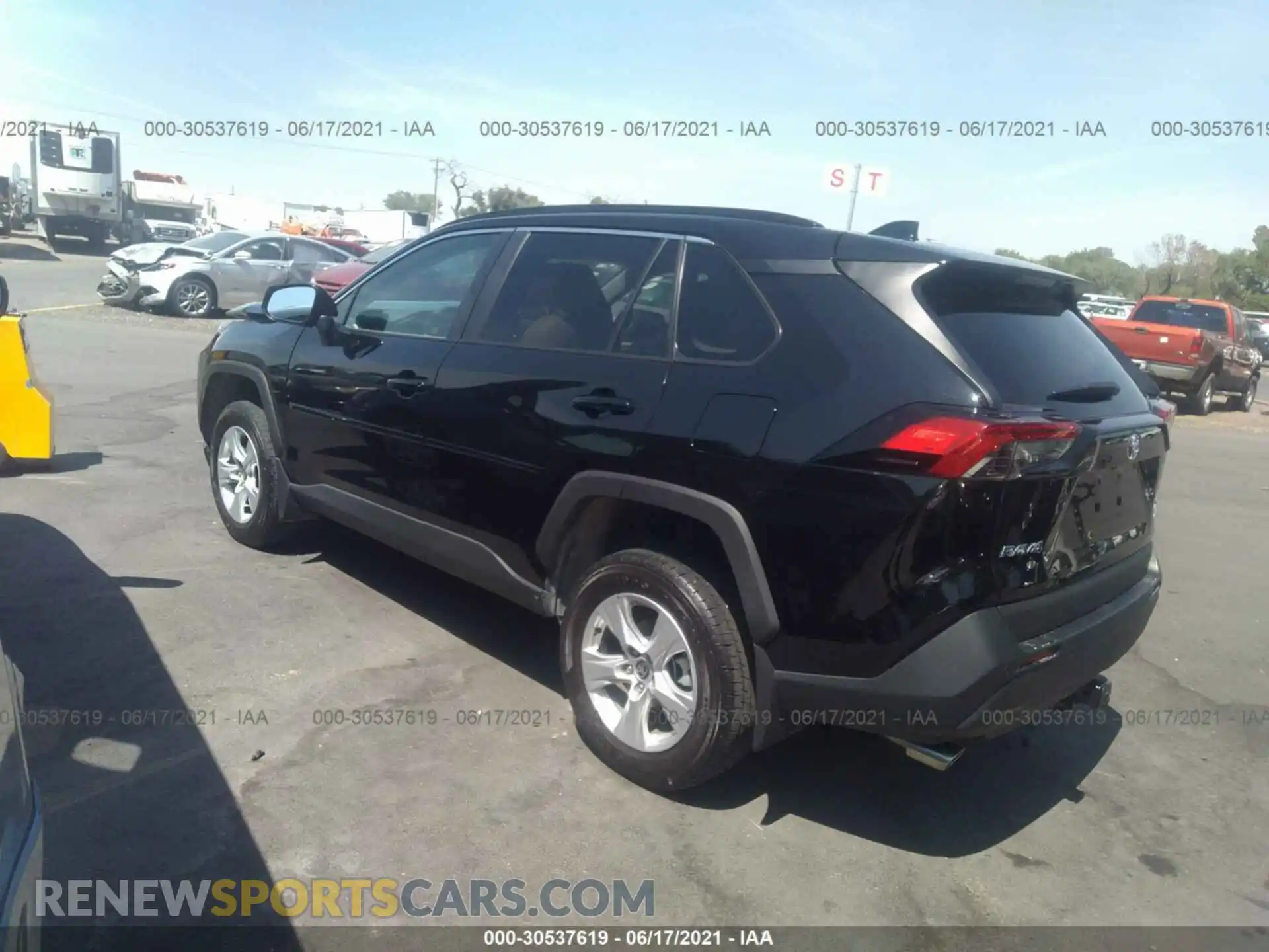 3 Фотография поврежденного автомобиля 2T3A1RFV9MC179716 TOYOTA RAV4 2021