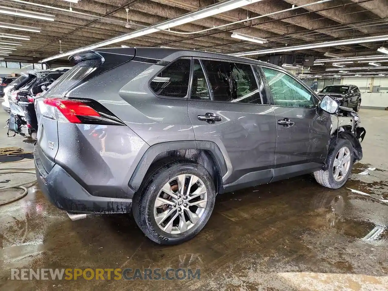 3 Photograph of a damaged car 2T3A1RFV9MC182034 TOYOTA RAV4 2021