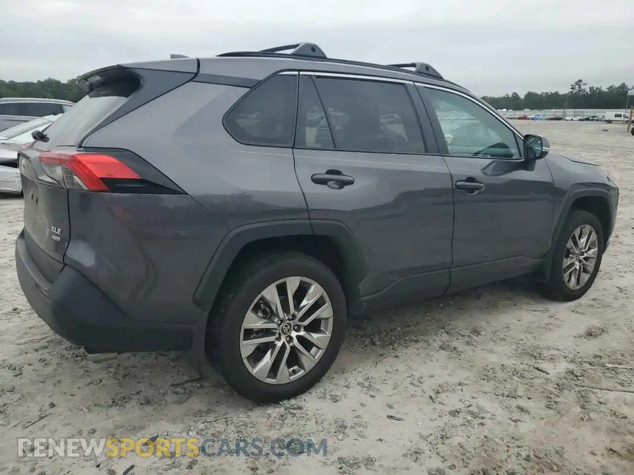3 Photograph of a damaged car 2T3A1RFV9MC194488 TOYOTA RAV4 2021