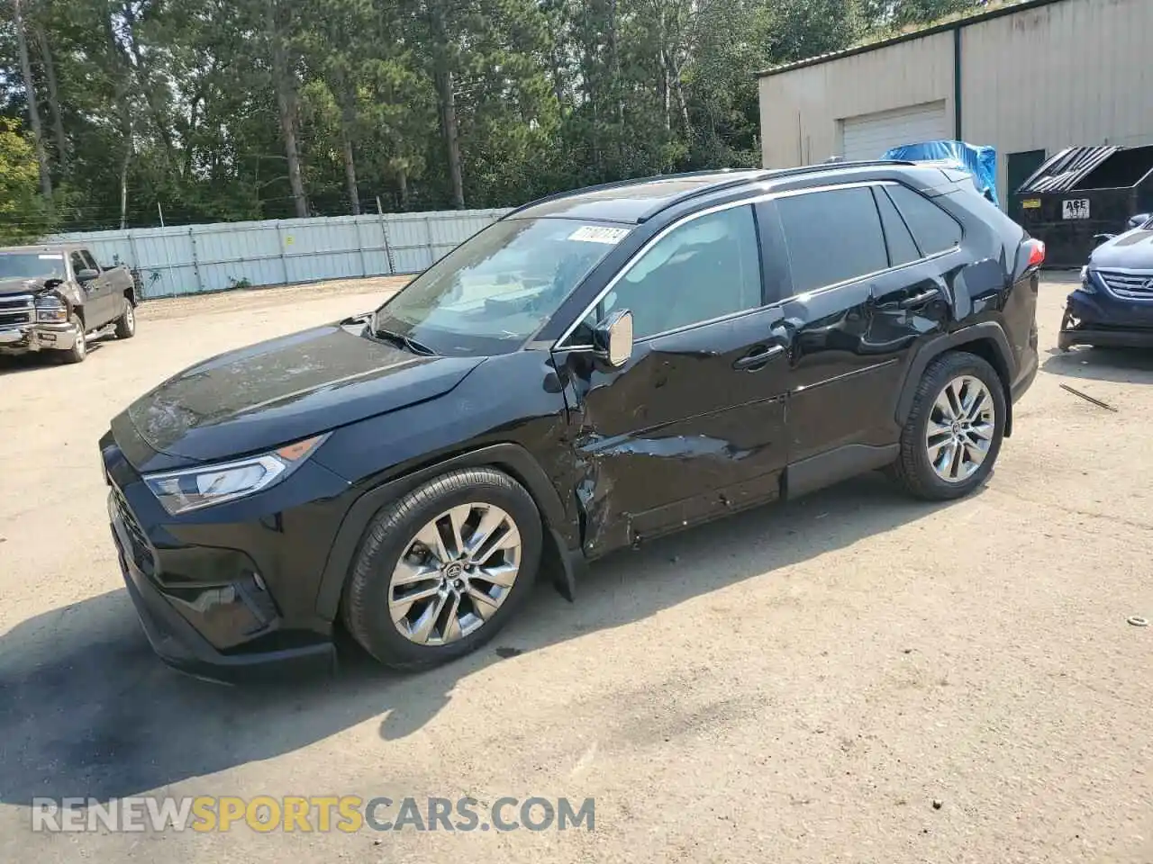 1 Photograph of a damaged car 2T3A1RFV9MW140624 TOYOTA RAV4 2021