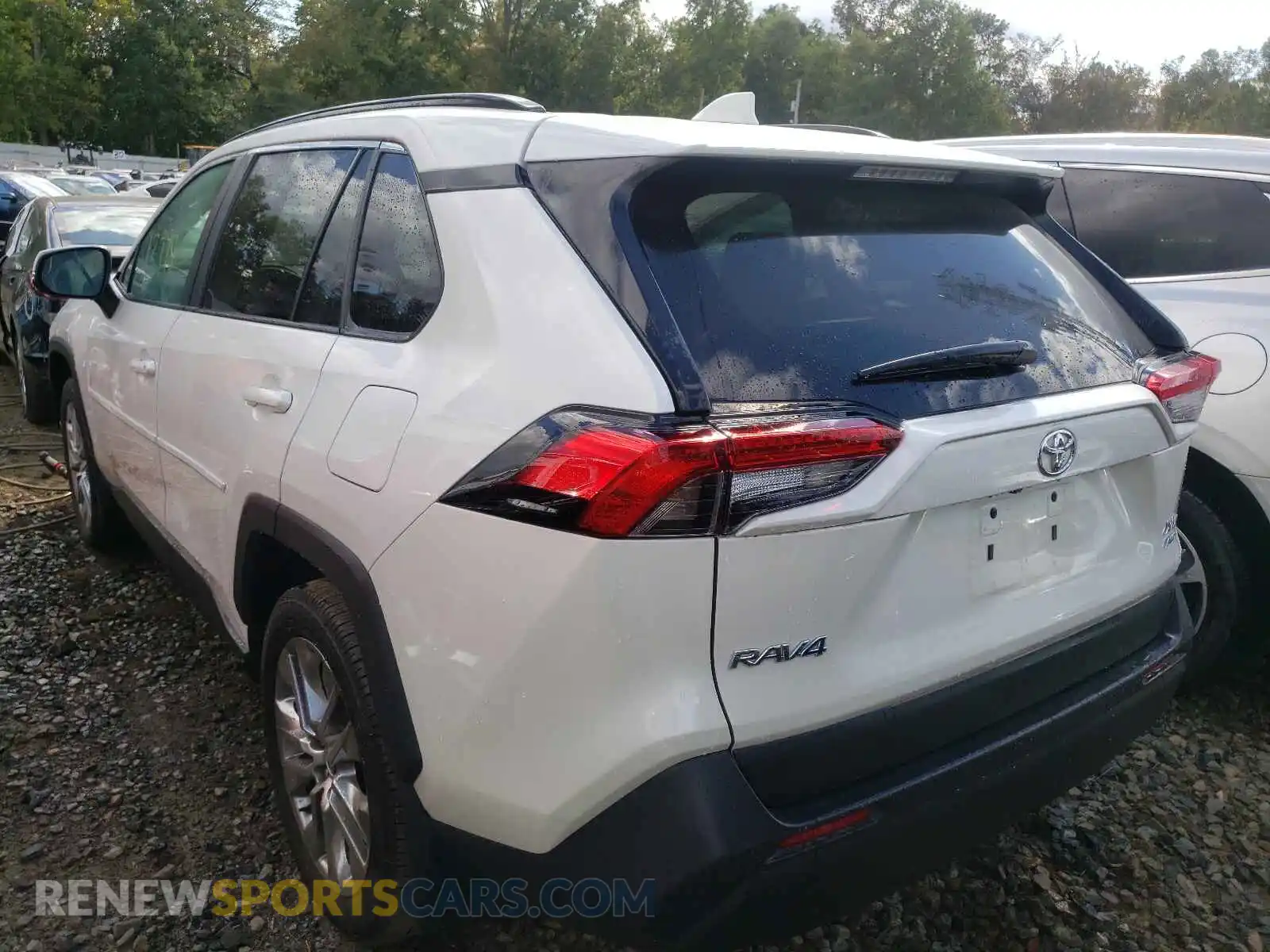 3 Photograph of a damaged car 2T3A1RFV9MW170674 TOYOTA RAV4 2021