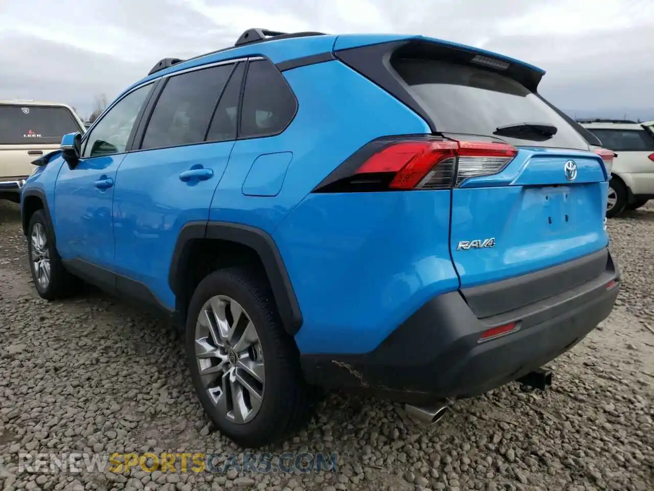 3 Photograph of a damaged car 2T3A1RFV9MW184025 TOYOTA RAV4 2021