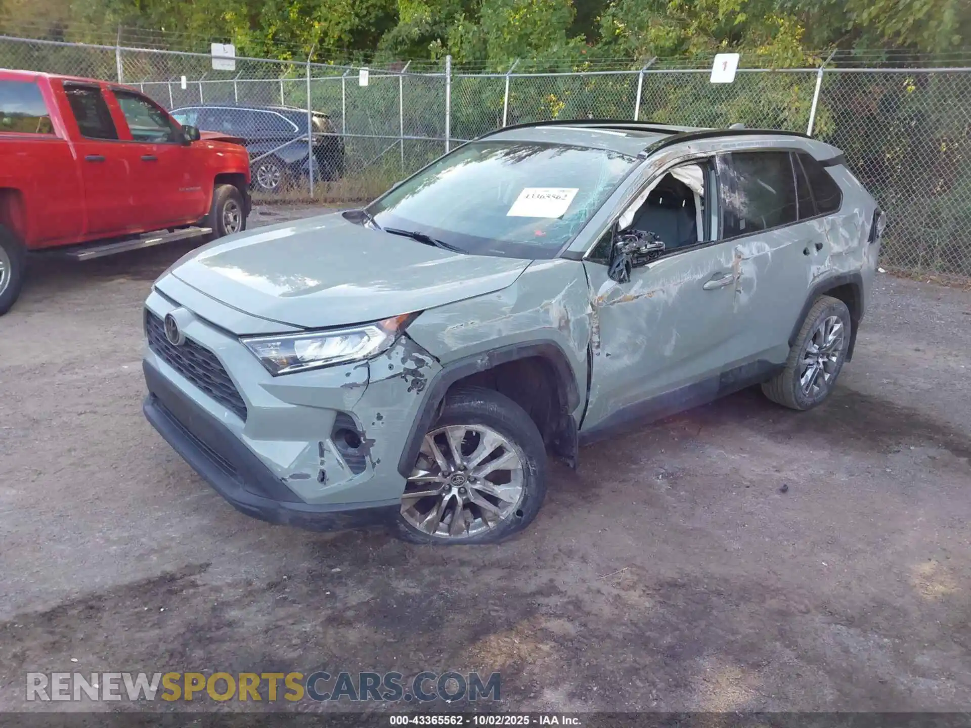2 Photograph of a damaged car 2T3A1RFV9MW204631 TOYOTA RAV4 2021