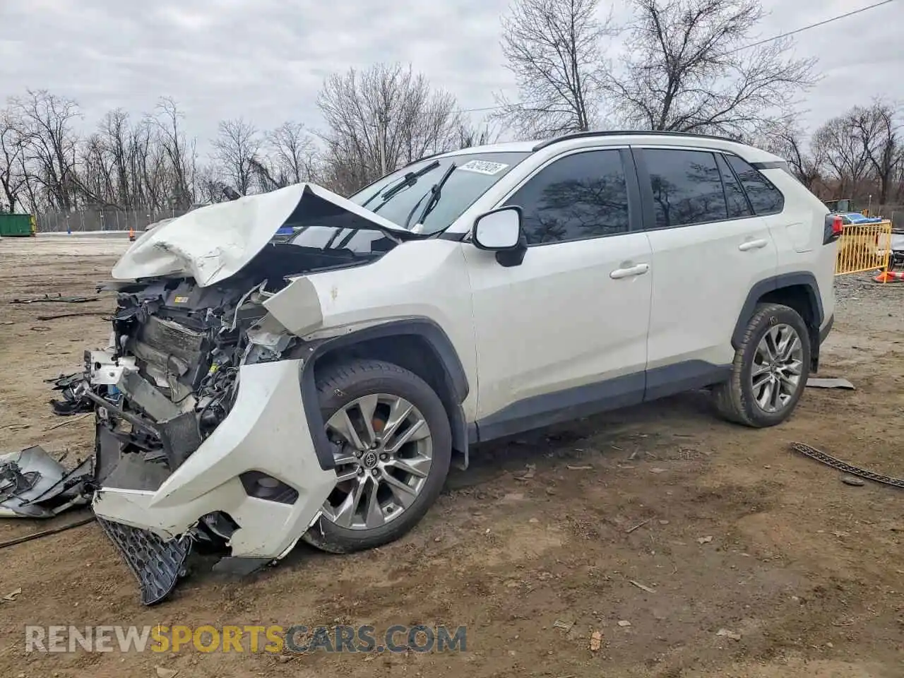 1 Photograph of a damaged car 2T3A1RFV9MW206749 TOYOTA RAV4 2021