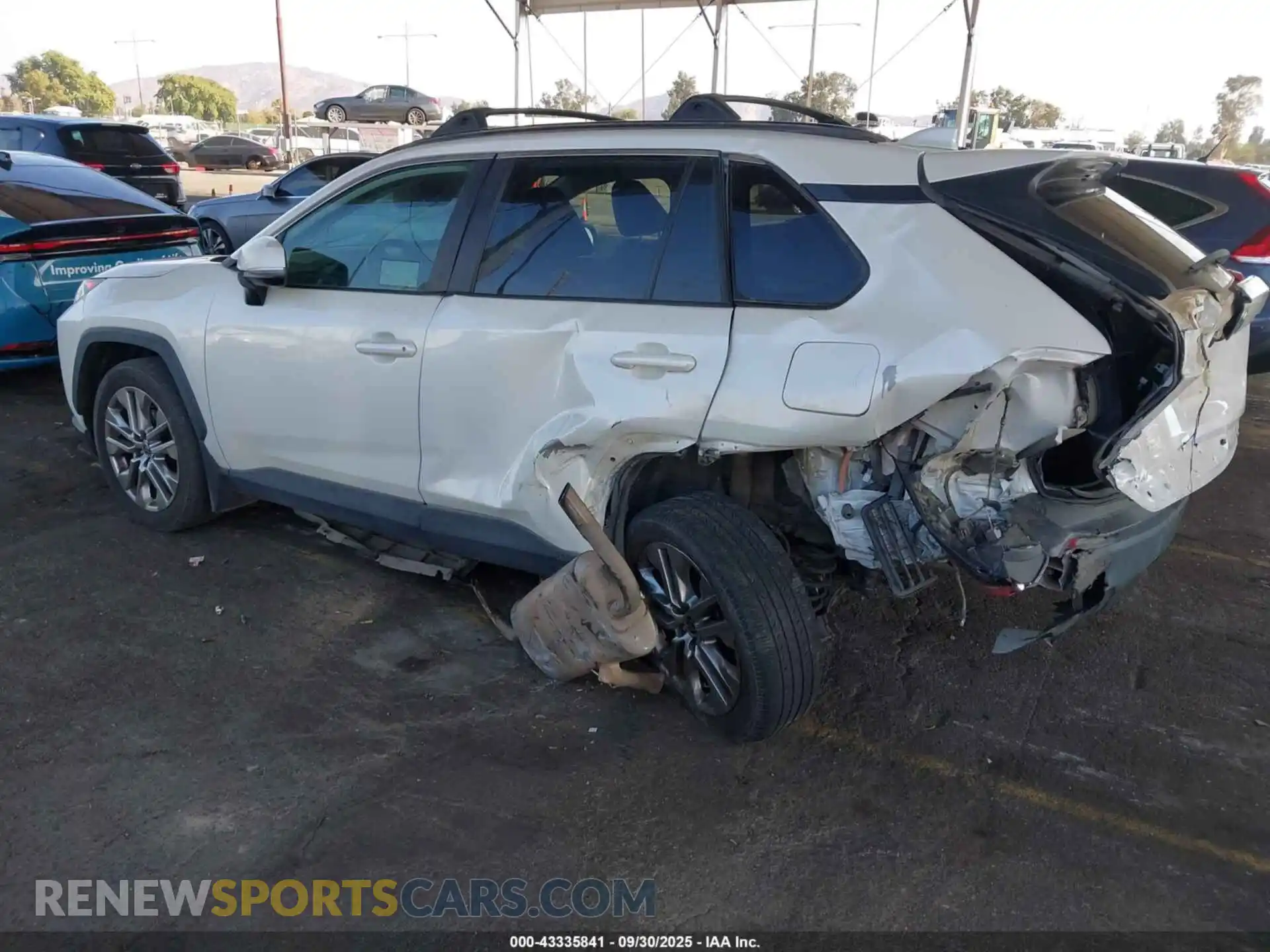 3 Photograph of a damaged car 2T3A1RFV9MW228587 TOYOTA RAV4 2021