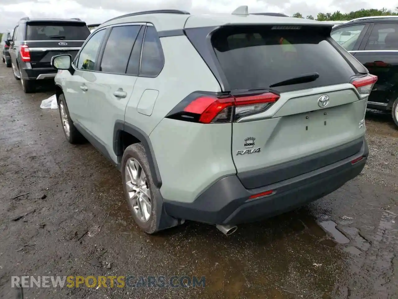 3 Photograph of a damaged car 2T3A1RFVXMW148067 TOYOTA RAV4 2021