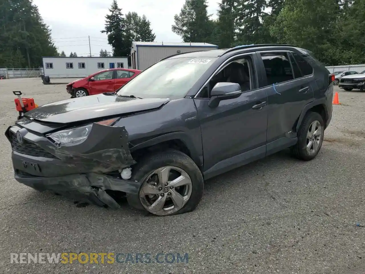 1 Photograph of a damaged car 2T3B6RFV0MW011404 TOYOTA RAV4 2021