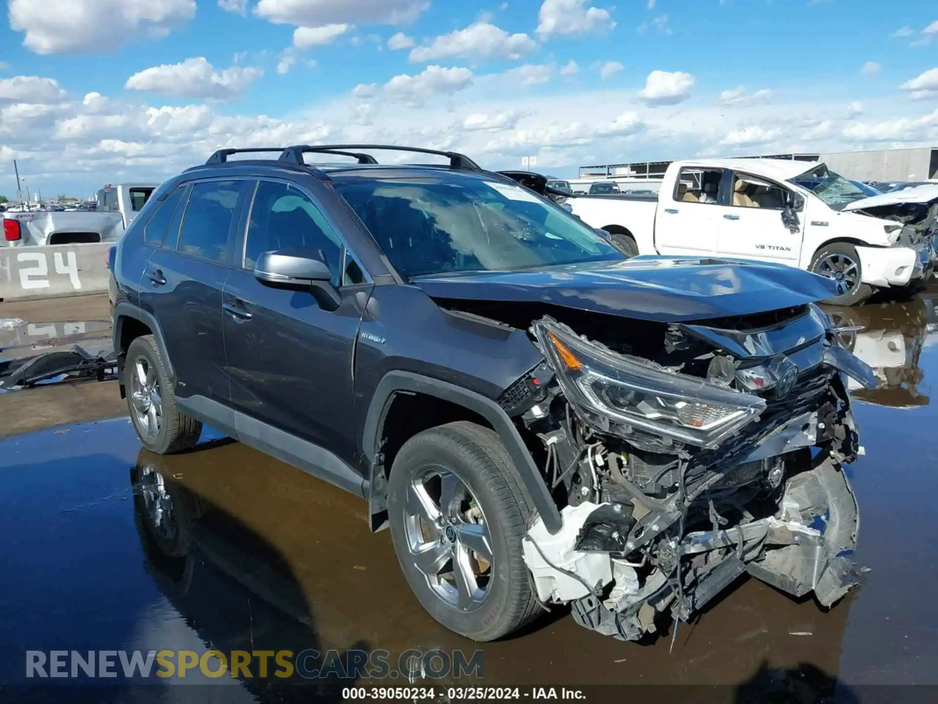 1 Photograph of a damaged car 2T3B6RFV0MW018269 TOYOTA RAV4 2021