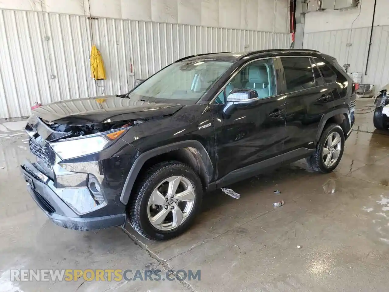 1 Photograph of a damaged car 2T3B6RFV8MW021713 TOYOTA RAV4 2021