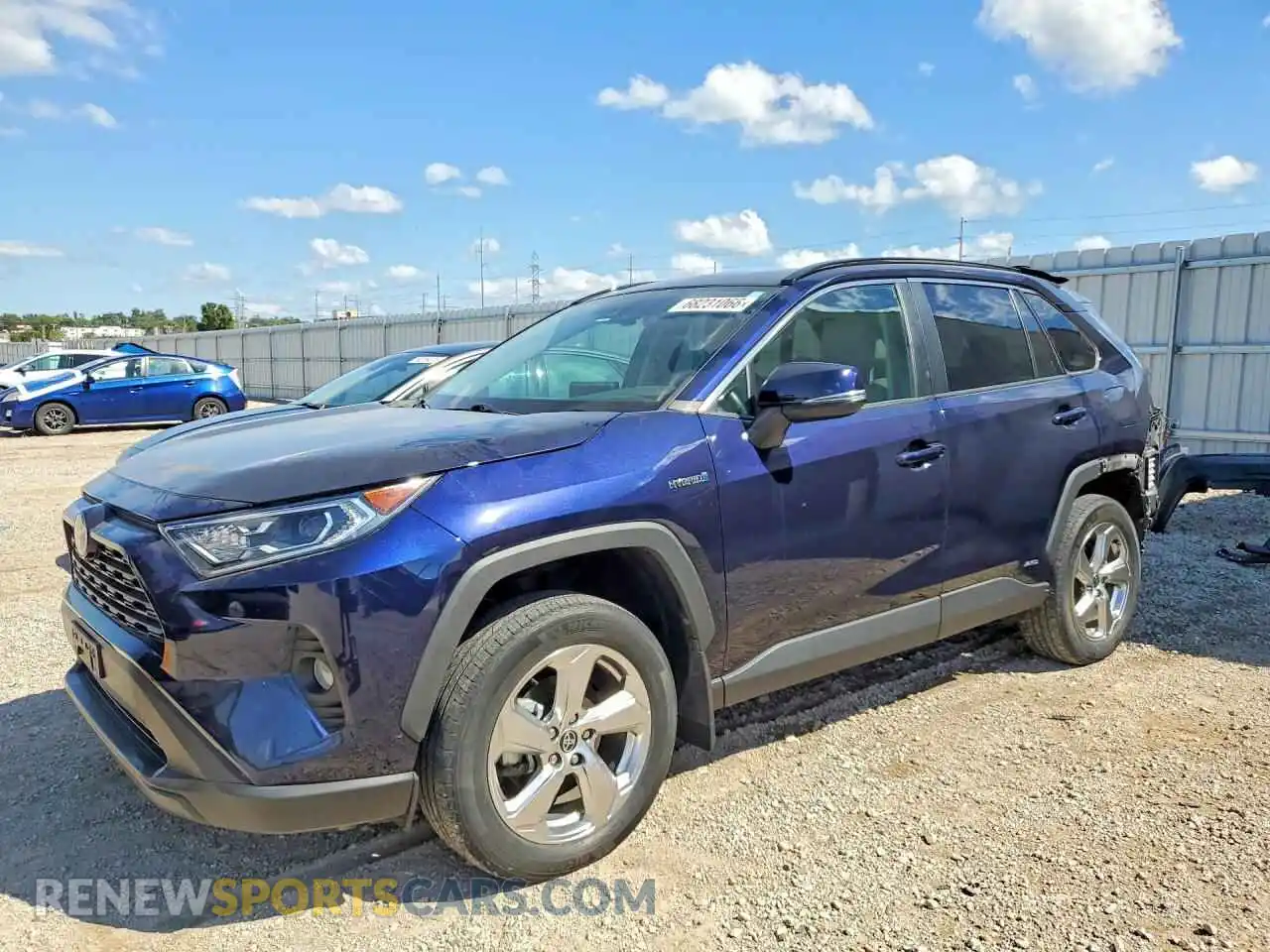 1 Photograph of a damaged car 2T3B6RFV9MW019615 TOYOTA RAV4 2021