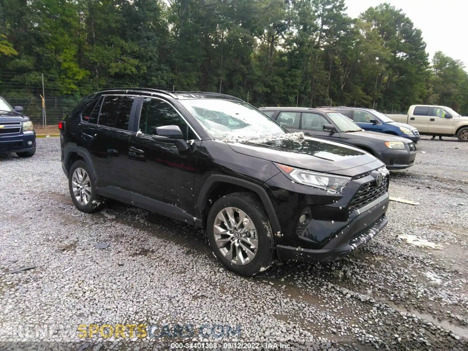 1 Photograph of a damaged car 2T3C1RFV0MC086513 TOYOTA RAV4 2021