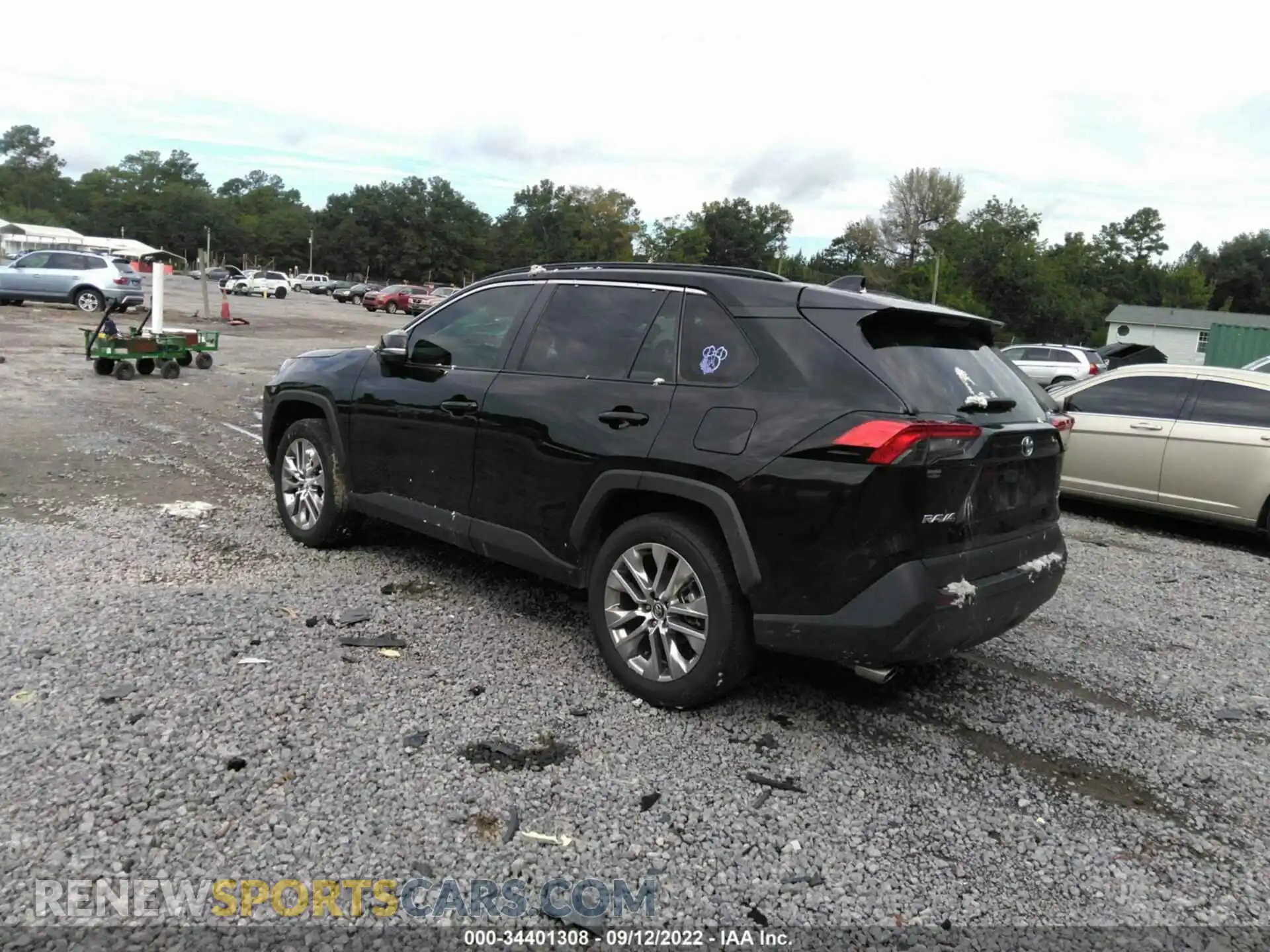 3 Photograph of a damaged car 2T3C1RFV0MC086513 TOYOTA RAV4 2021