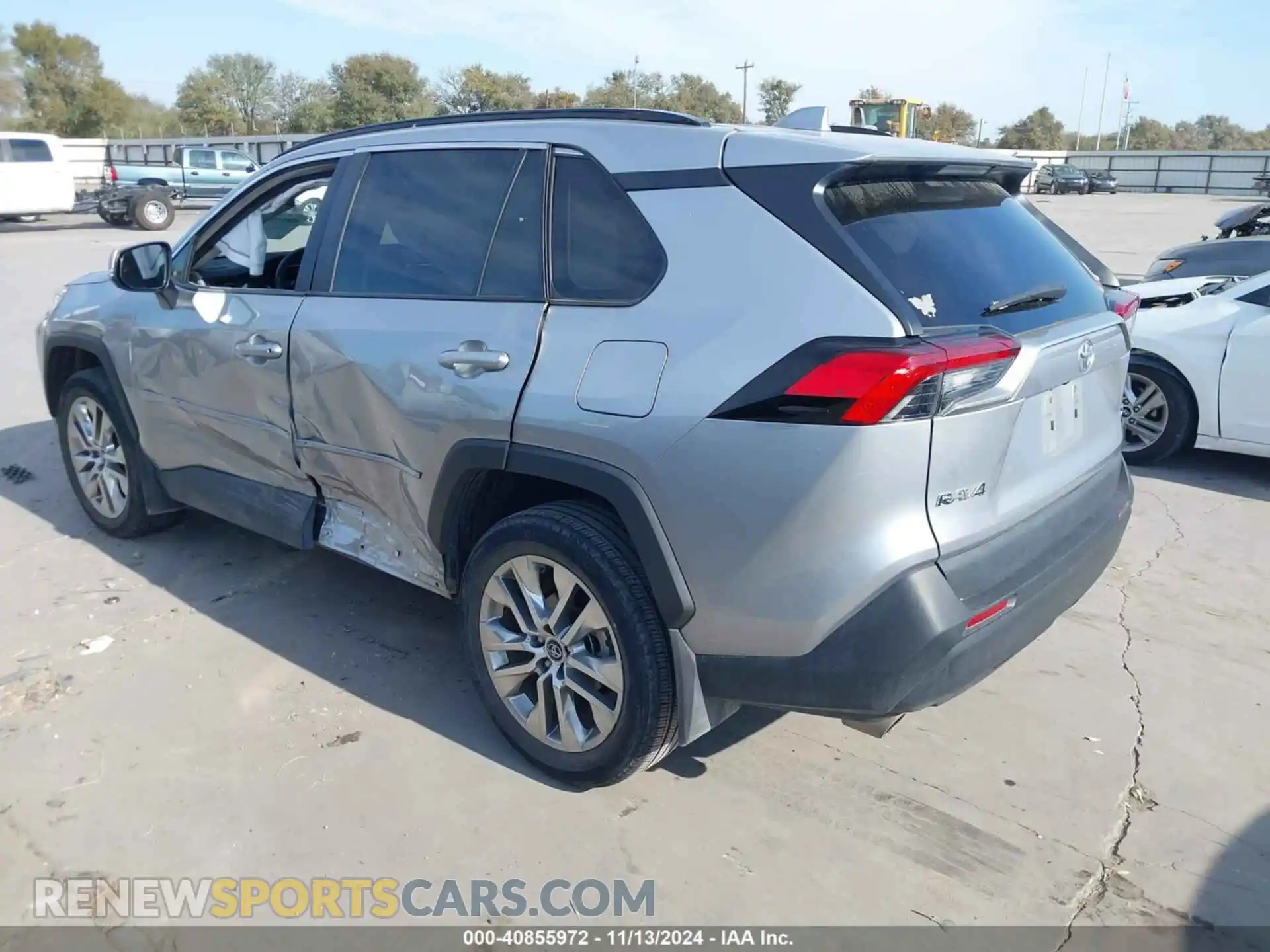 3 Photograph of a damaged car 2T3C1RFV0MC086608 TOYOTA RAV4 2021
