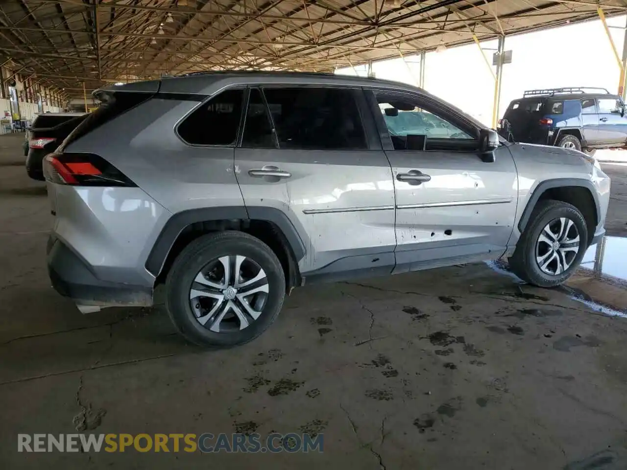 3 Photograph of a damaged car 2T3C1RFV0MC162375 TOYOTA RAV4 2021