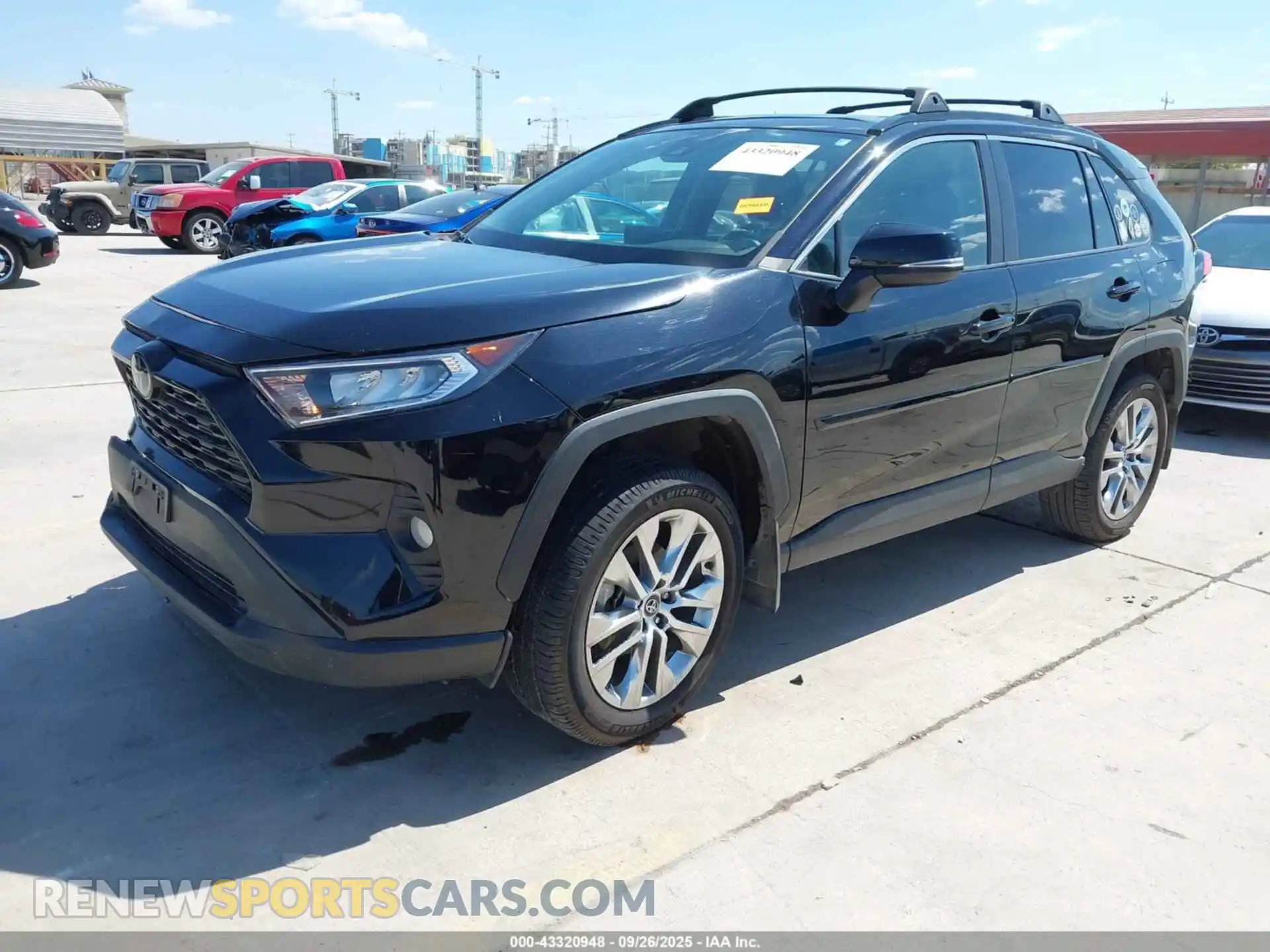 2 fotografías del automóvil dañado 2T3C1RFV0MW109500 TOYOTA RAV4 2021