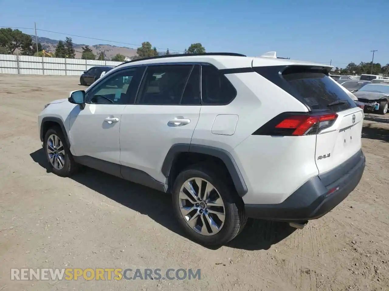 2 Photograph of a damaged car 2T3C1RFV0MW110081 TOYOTA RAV4 2021