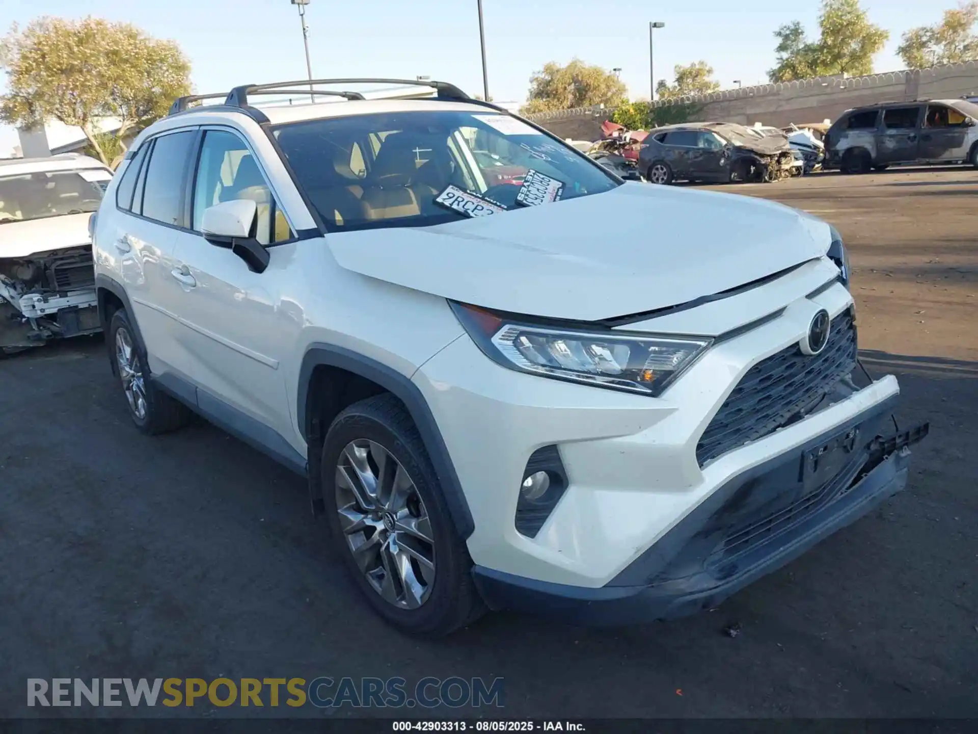 1 Photograph of a damaged car 2T3C1RFV0MW113191 TOYOTA RAV4 2021