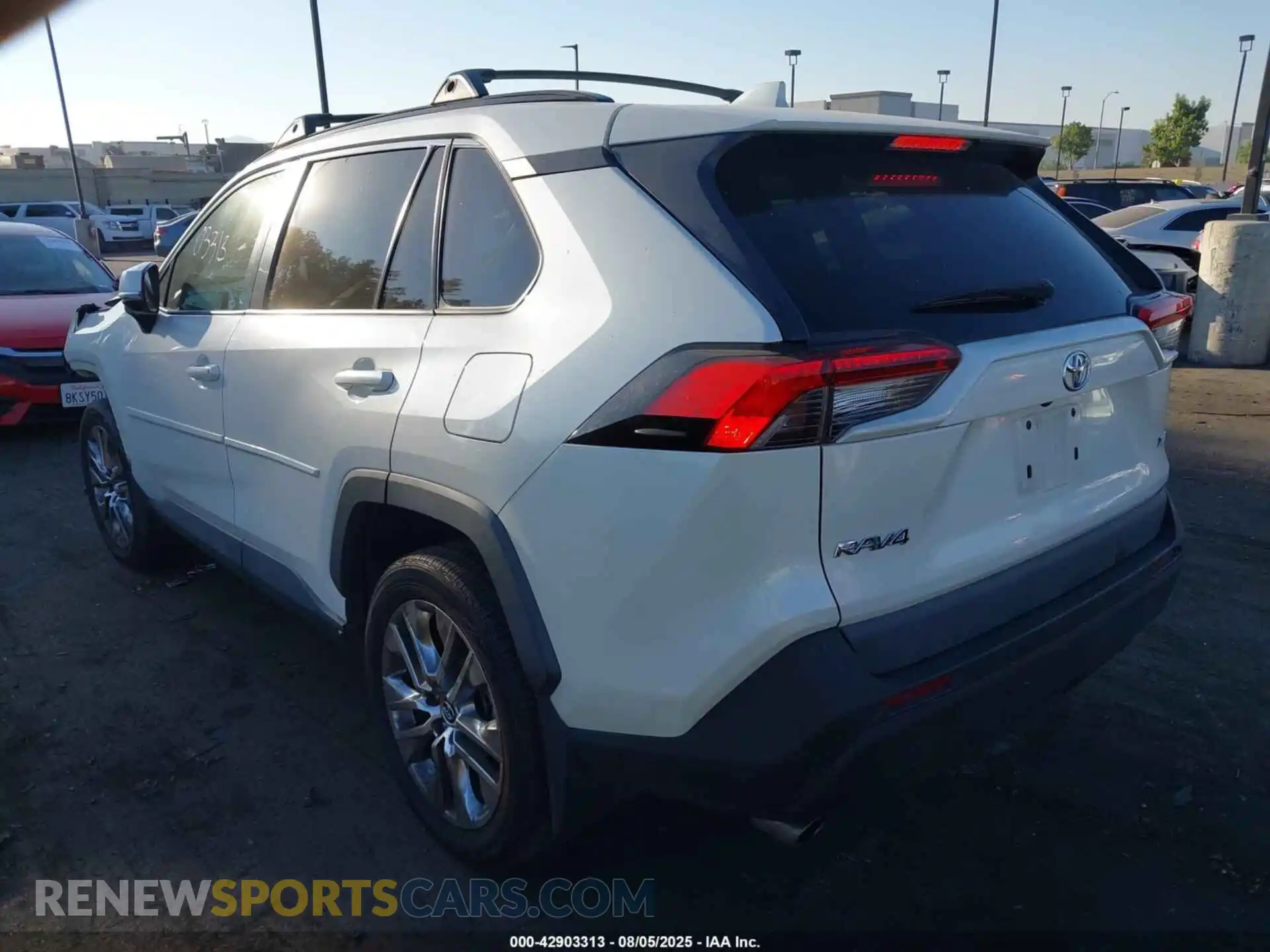 3 Photograph of a damaged car 2T3C1RFV0MW113191 TOYOTA RAV4 2021