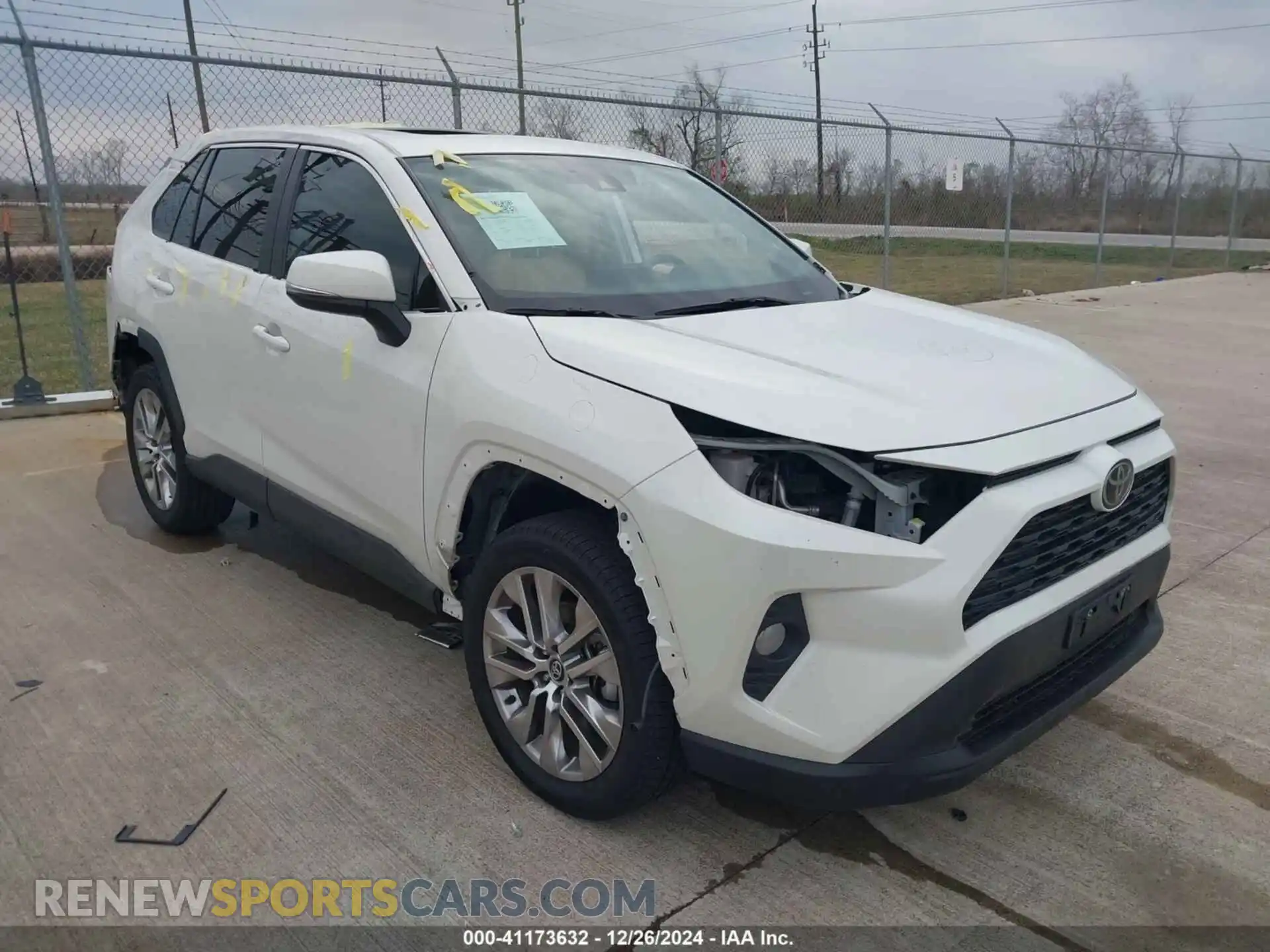 1 Photograph of a damaged car 2T3C1RFV0MW114177 TOYOTA RAV4 2021