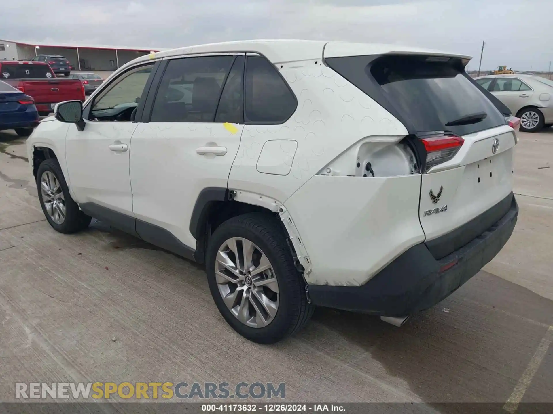 3 Photograph of a damaged car 2T3C1RFV0MW114177 TOYOTA RAV4 2021