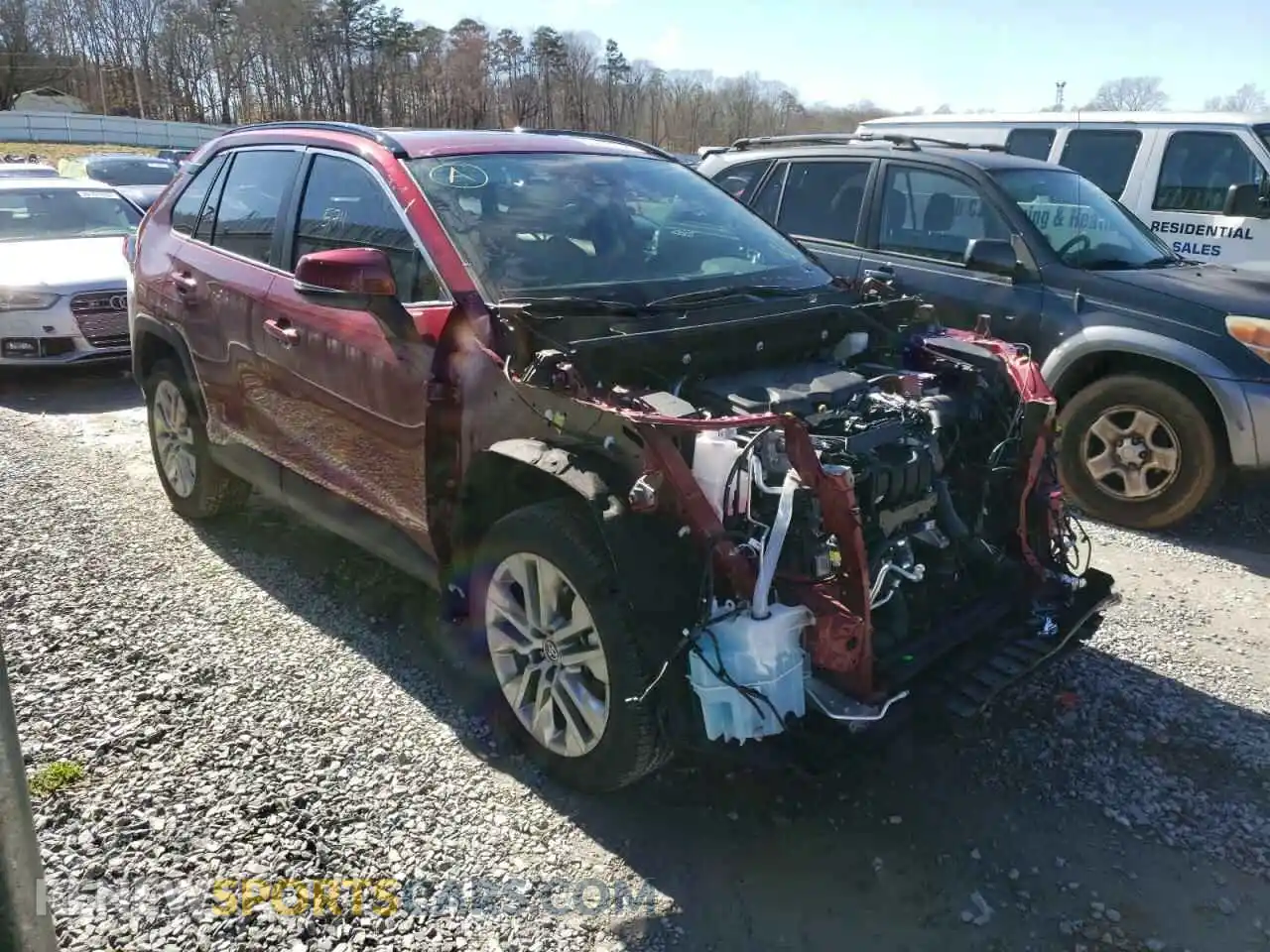 1 Photograph of a damaged car 2T3C1RFV0MW127317 TOYOTA RAV4 2021