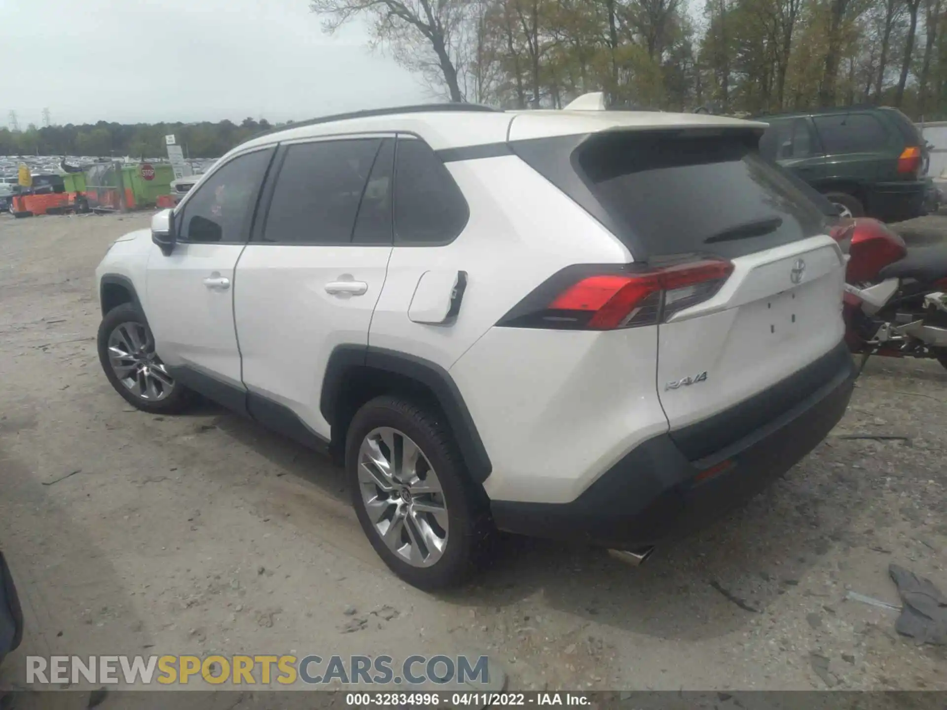 3 Photograph of a damaged car 2T3C1RFV0MW148118 TOYOTA RAV4 2021