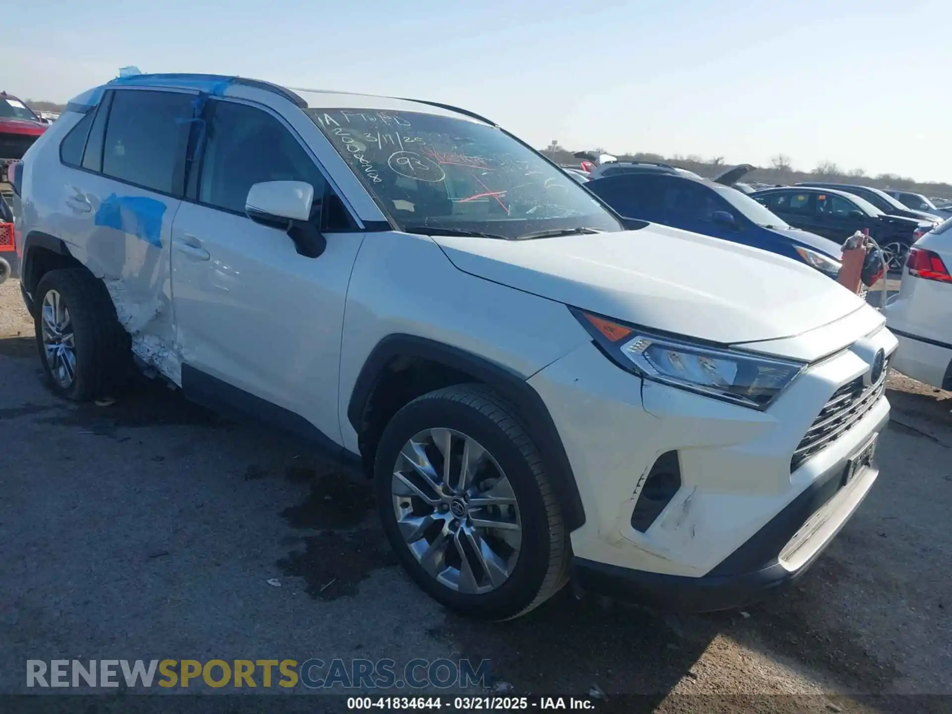 1 Photograph of a damaged car 2T3C1RFV0MW152654 TOYOTA RAV4 2021