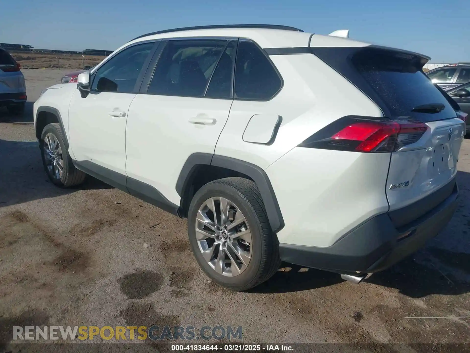 3 Photograph of a damaged car 2T3C1RFV0MW152654 TOYOTA RAV4 2021