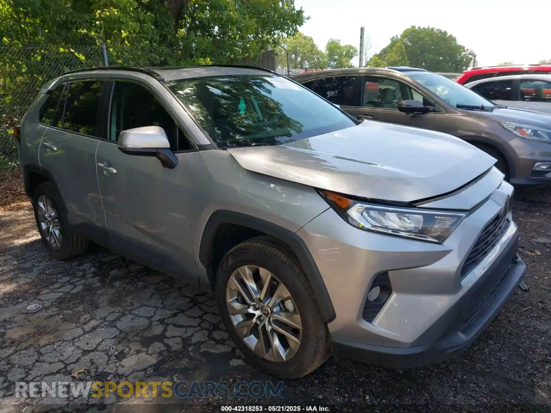 1 Photograph of a damaged car 2T3C1RFV1MC121107 TOYOTA RAV4 2021