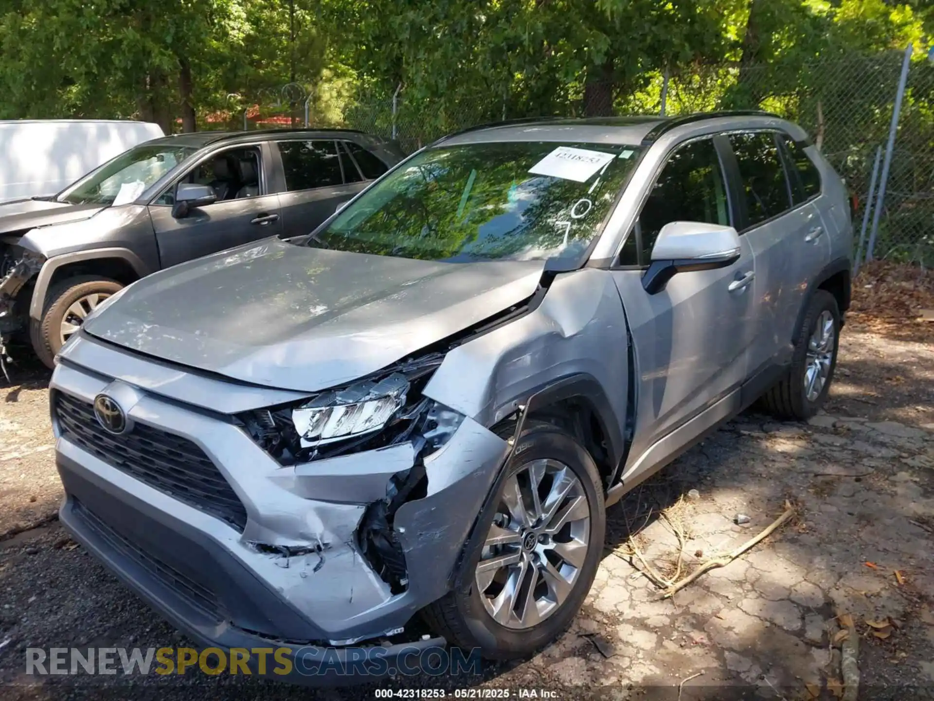 2 Photograph of a damaged car 2T3C1RFV1MC121107 TOYOTA RAV4 2021