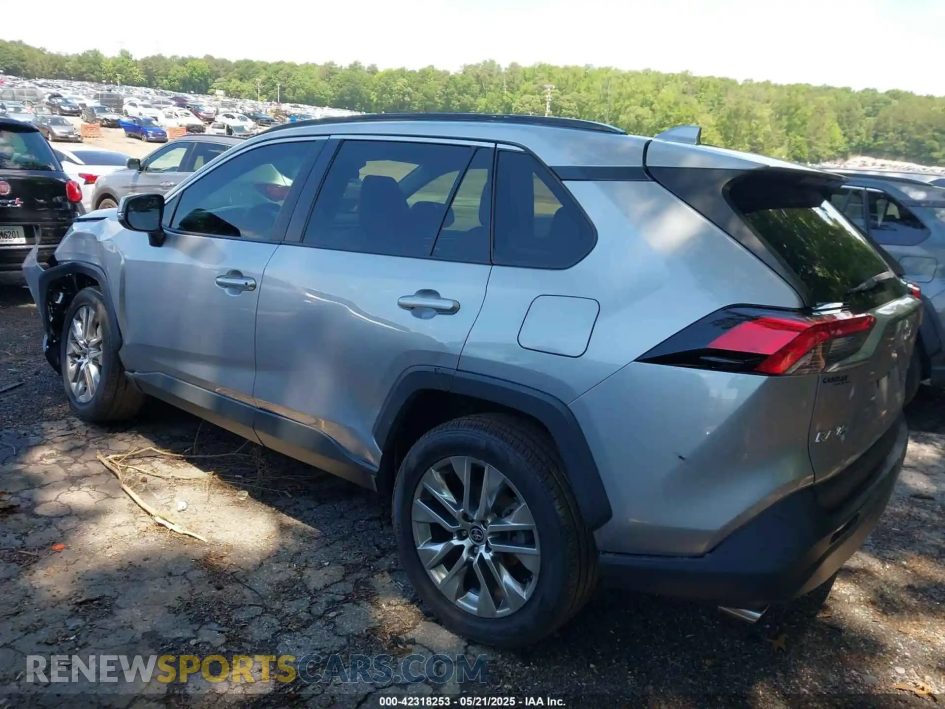 3 Photograph of a damaged car 2T3C1RFV1MC121107 TOYOTA RAV4 2021