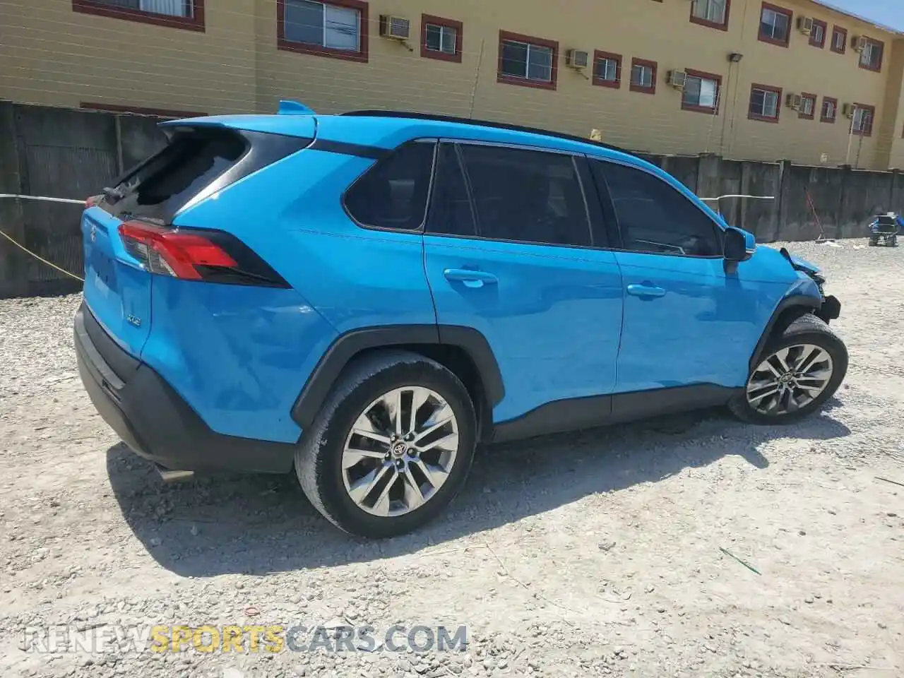 3 Photograph of a damaged car 2T3C1RFV1MW143428 TOYOTA RAV4 2021
