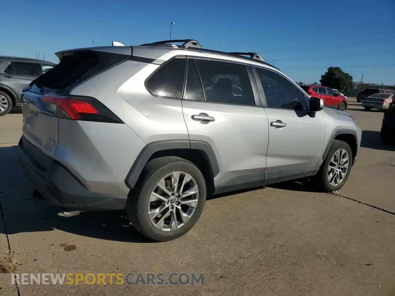 3 Photograph of a damaged car 2T3C1RFV2MC112903 TOYOTA RAV4 2021