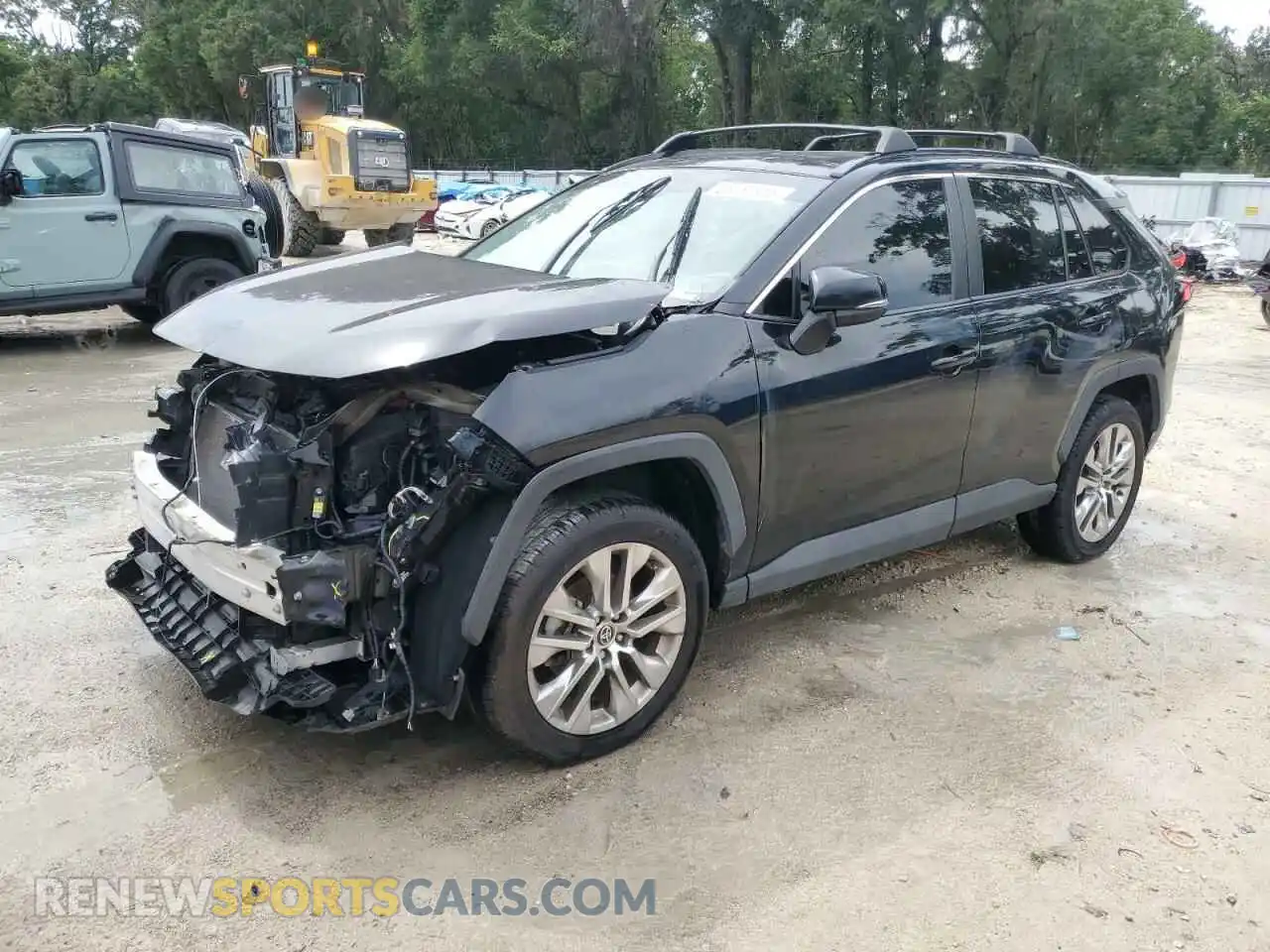 1 Photograph of a damaged car 2T3C1RFV2MC125201 TOYOTA RAV4 2021