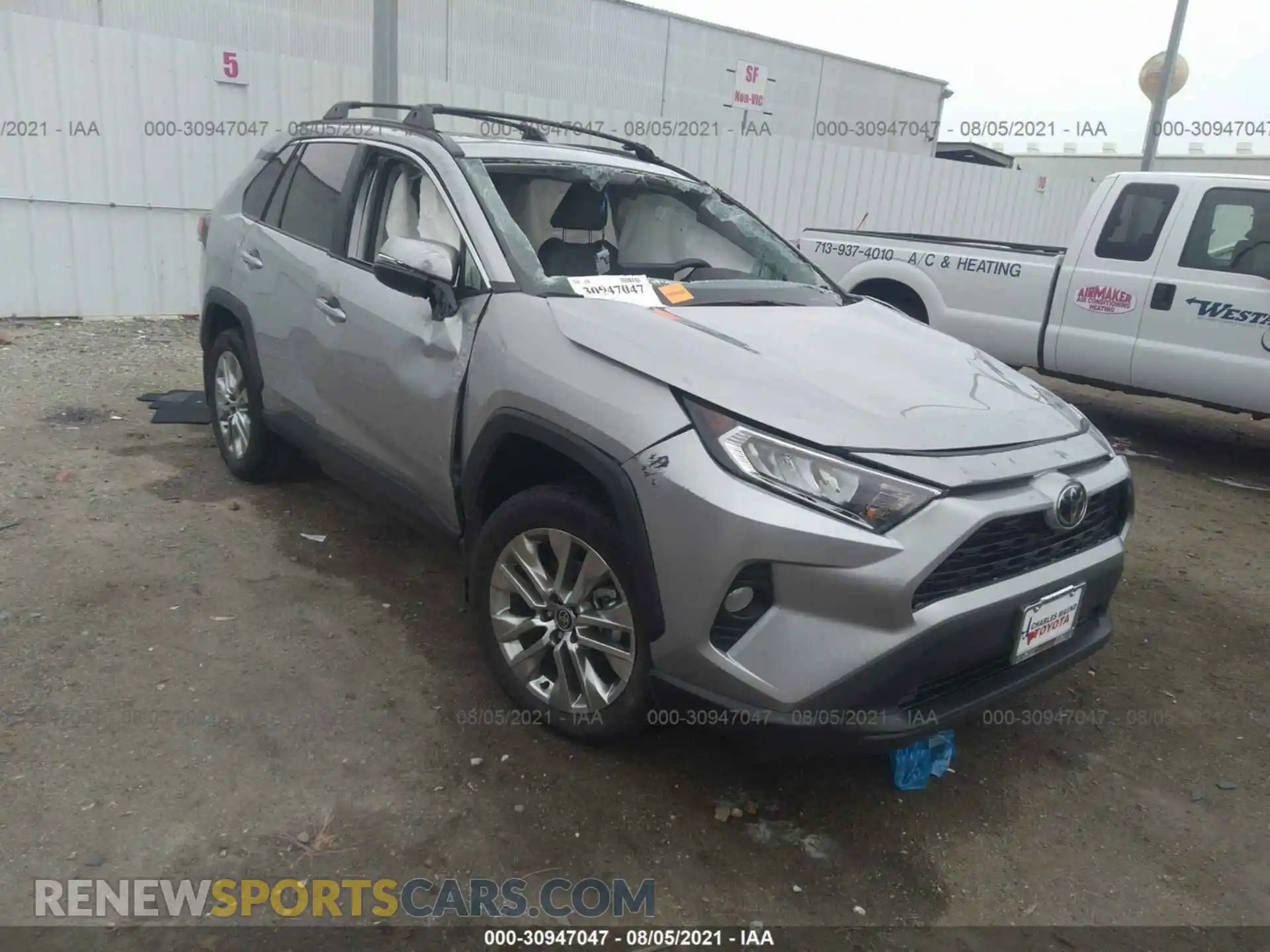 1 Photograph of a damaged car 2T3C1RFV2MC145822 TOYOTA RAV4 2021