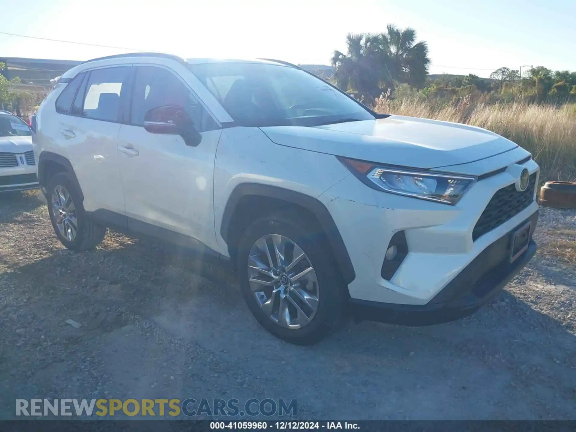 1 Photograph of a damaged car 2T3C1RFV2MW112799 TOYOTA RAV4 2021