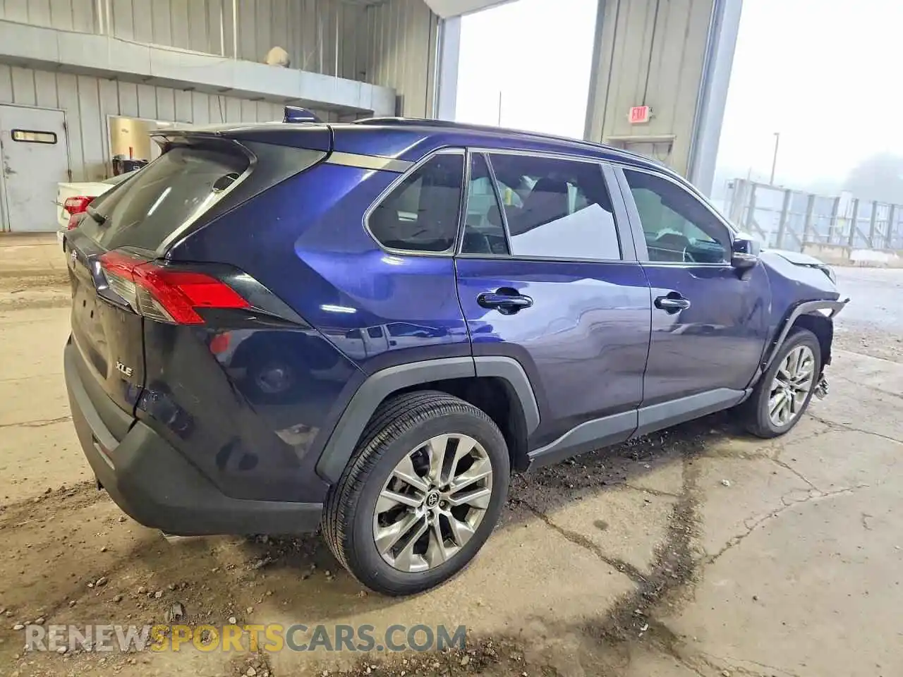 3 Photograph of a damaged car 2T3C1RFV2MW142255 TOYOTA RAV4 2021