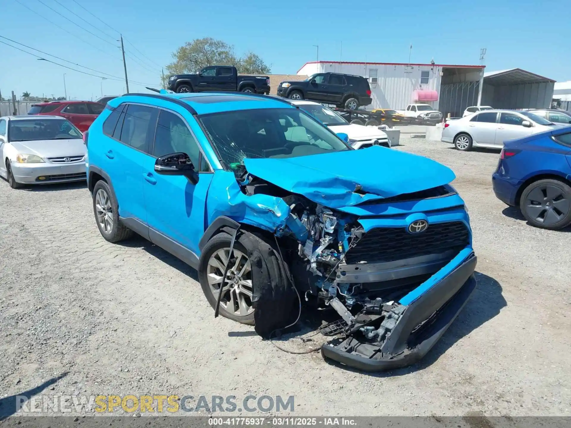 1 Photograph of a damaged car 2T3C1RFV2MW157922 TOYOTA RAV4 2021