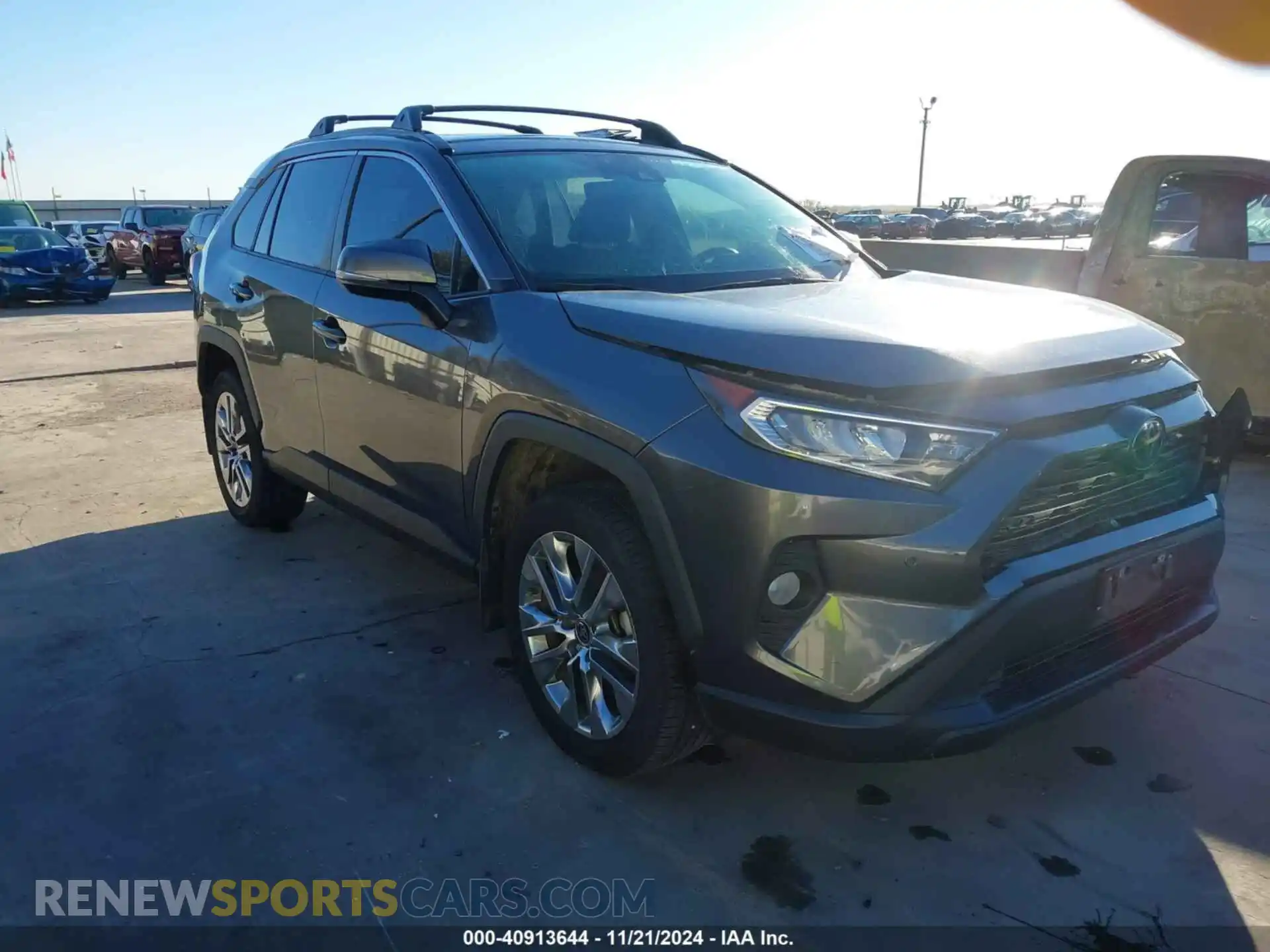 1 Photograph of a damaged car 2T3C1RFV3MC139608 TOYOTA RAV4 2021