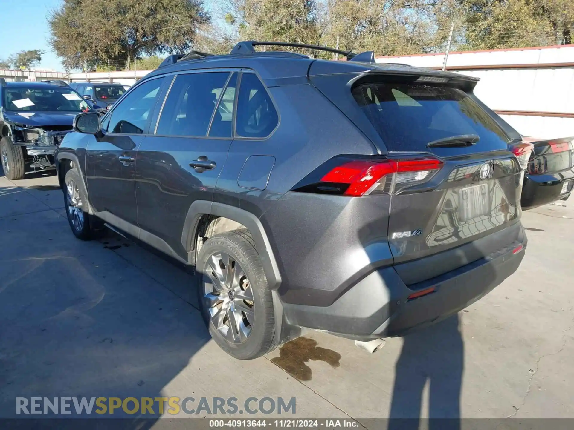 3 Photograph of a damaged car 2T3C1RFV3MC139608 TOYOTA RAV4 2021