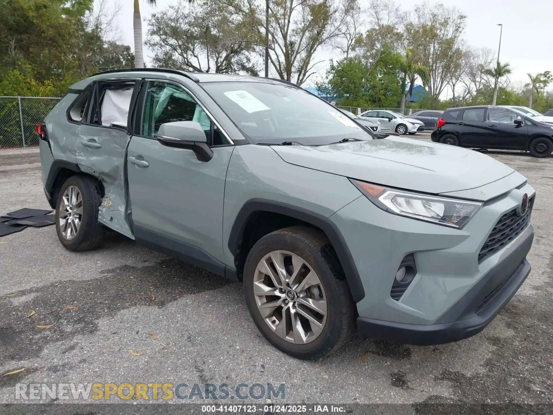1 Photograph of a damaged car 2T3C1RFV3MW117753 TOYOTA RAV4 2021