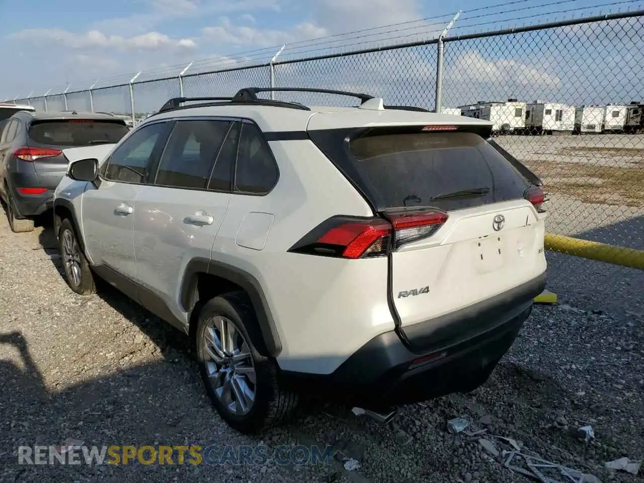 3 Photograph of a damaged car 2T3C1RFV3MW120510 TOYOTA RAV4 2021
