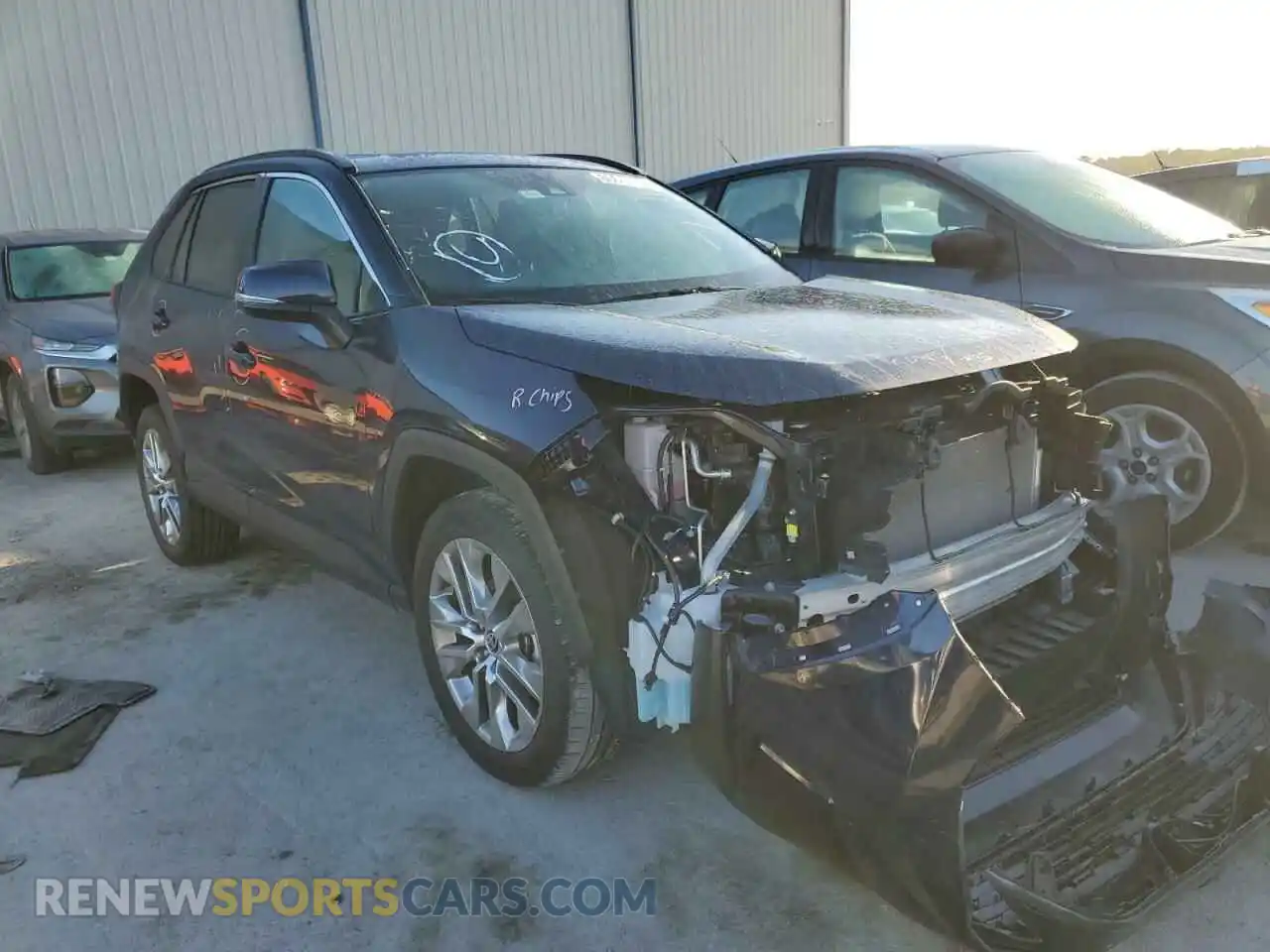 1 Photograph of a damaged car 2T3C1RFV3MW137338 TOYOTA RAV4 2021
