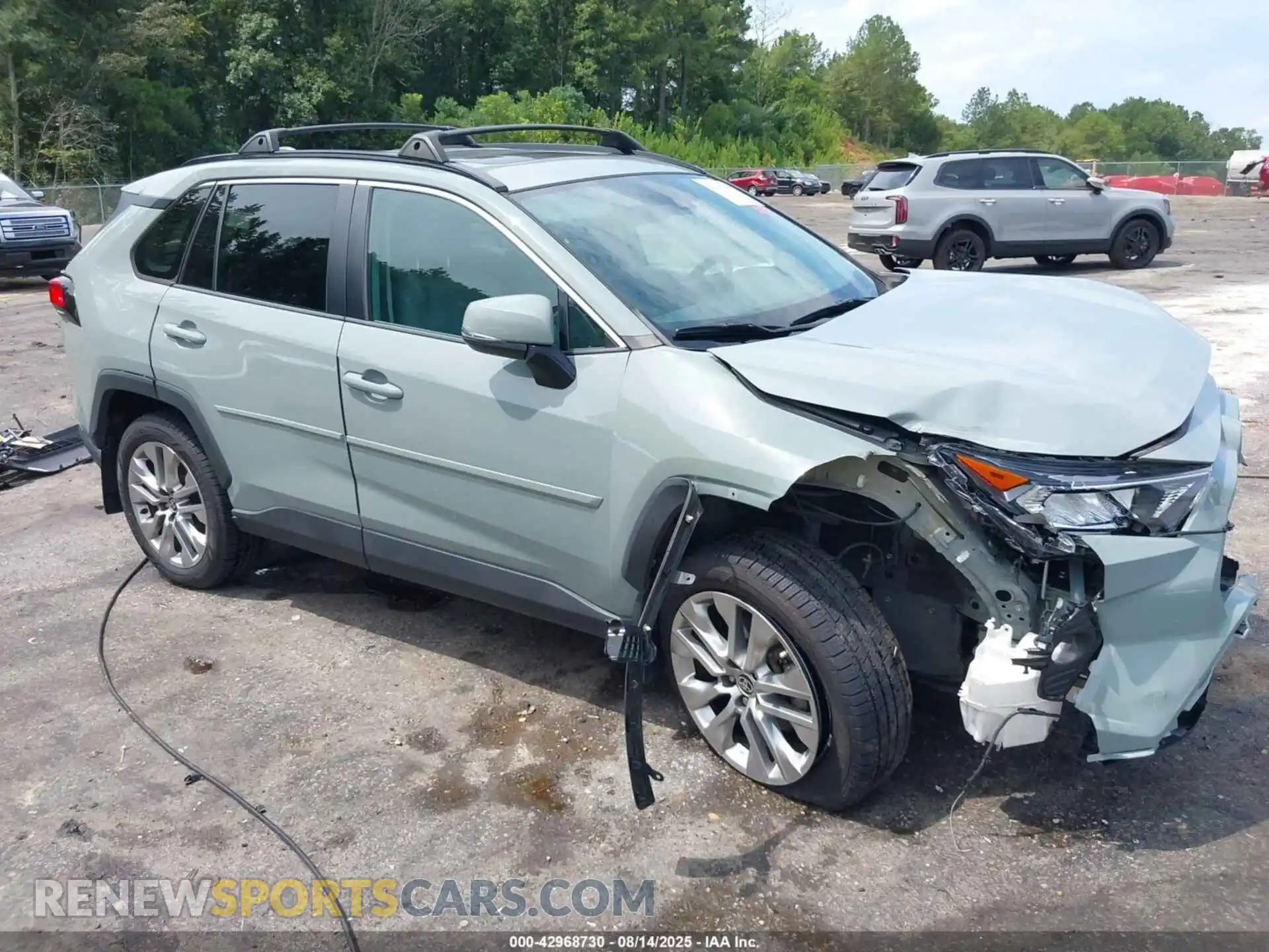 1 Photograph of a damaged car 2T3C1RFV3MW146895 TOYOTA RAV4 2021