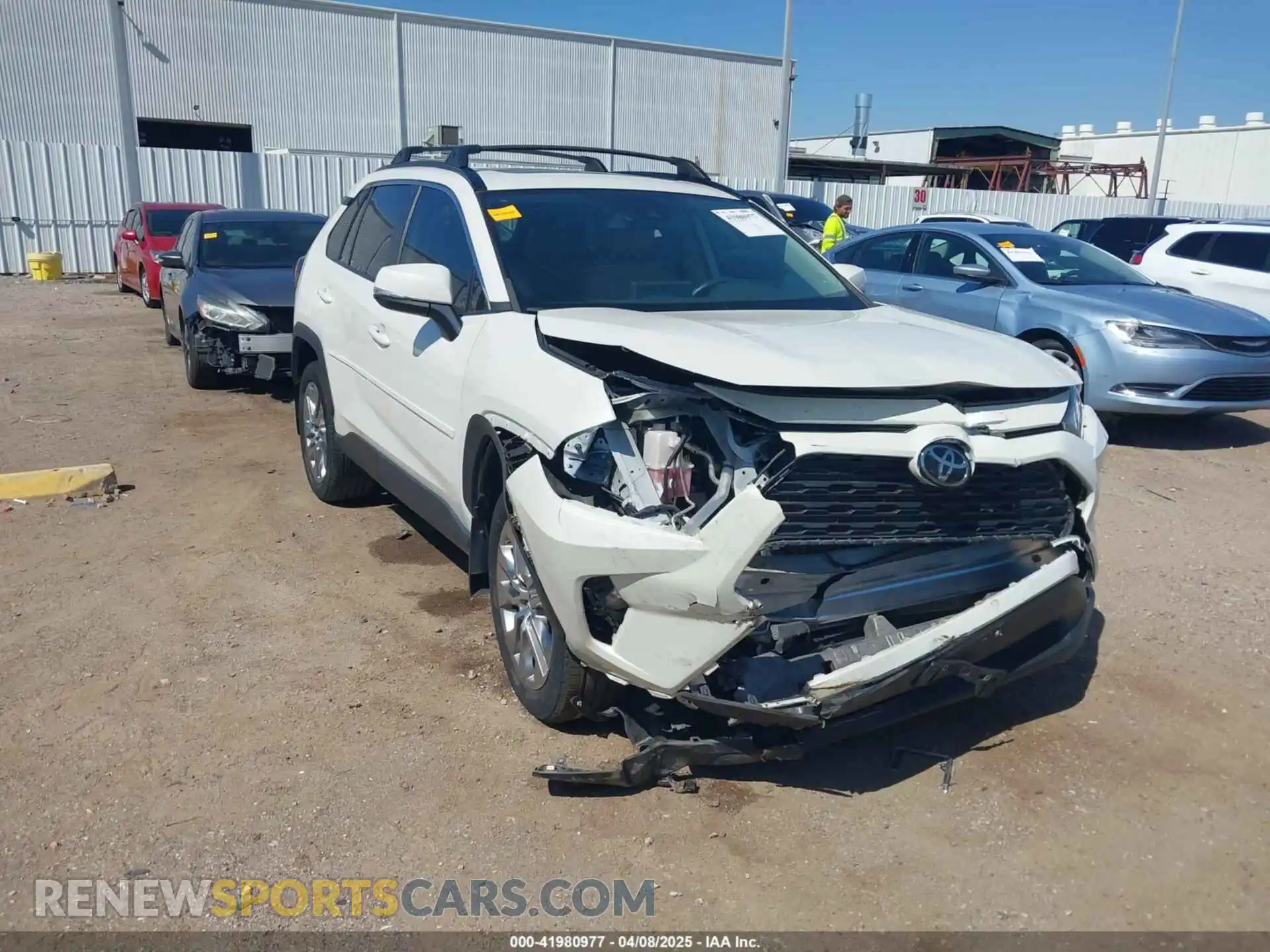 1 Photograph of a damaged car 2T3C1RFV3MW182313 TOYOTA RAV4 2021