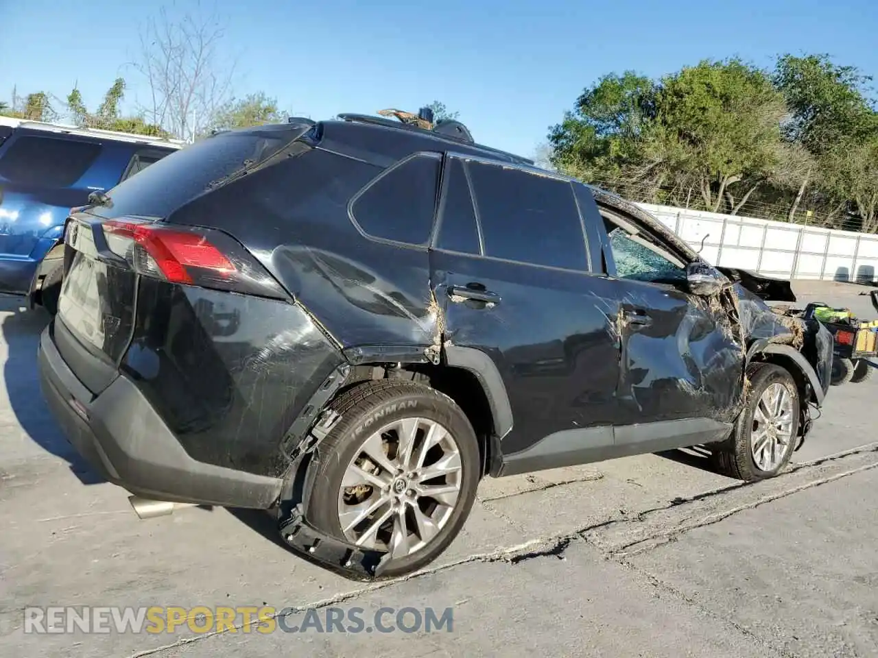 3 fotografías del automóvil dañado 2T3C1RFV4MC107685 TOYOTA RAV4 2021
